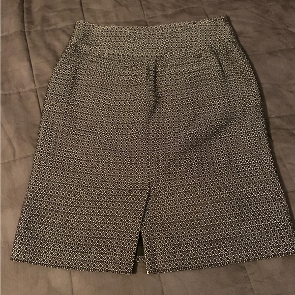 Ann Taylor womens size 2 skirt - Picture 7 of 7